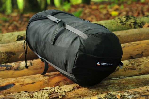 TICKET TO THE MOON MOONQUILT MAKUUPUSSI - Korppi Gear