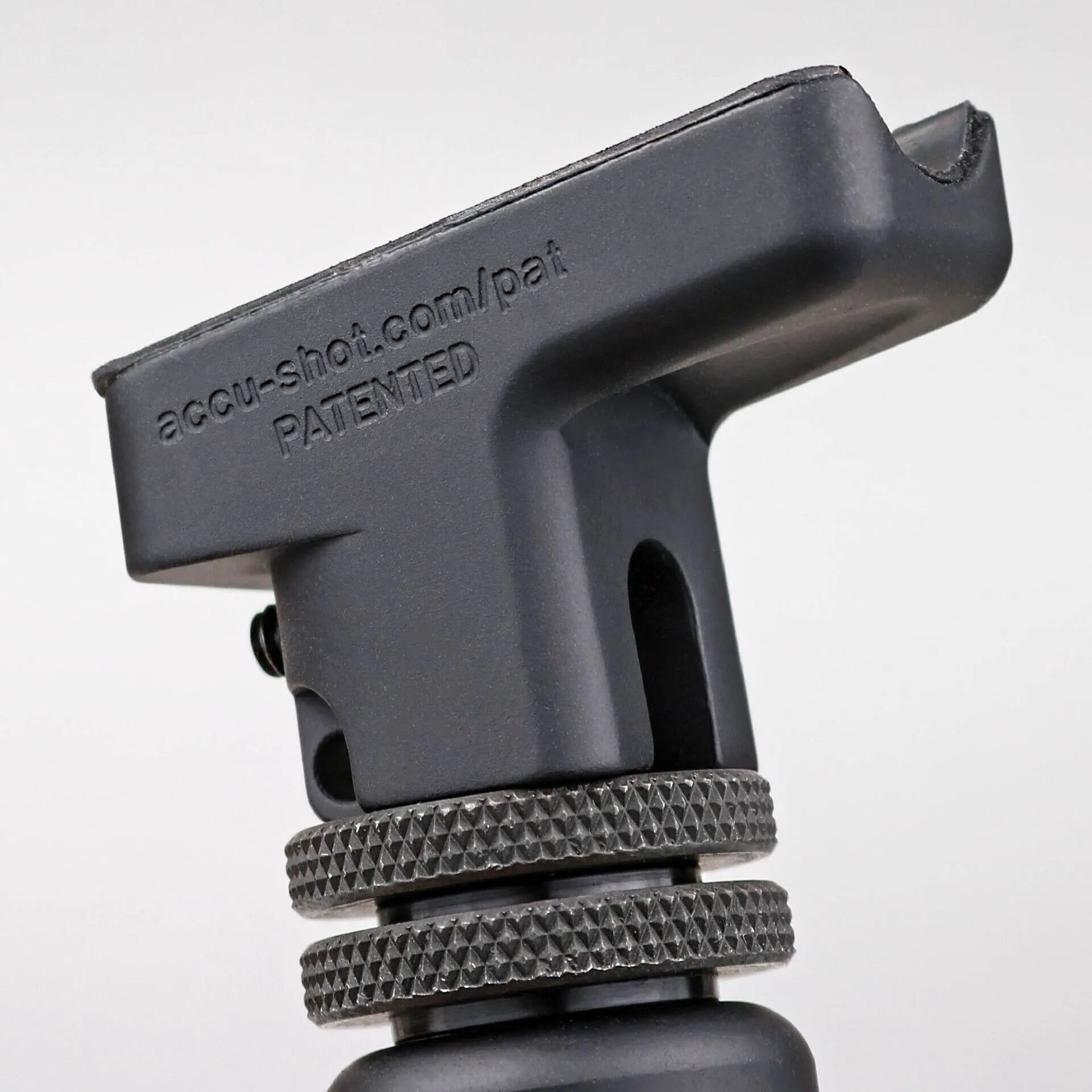BT04-QK: STANDARD HEIGHT SLING STUD MOUNT ACCU-SHOT® PRECISION MONOPOD - Korppi Gear