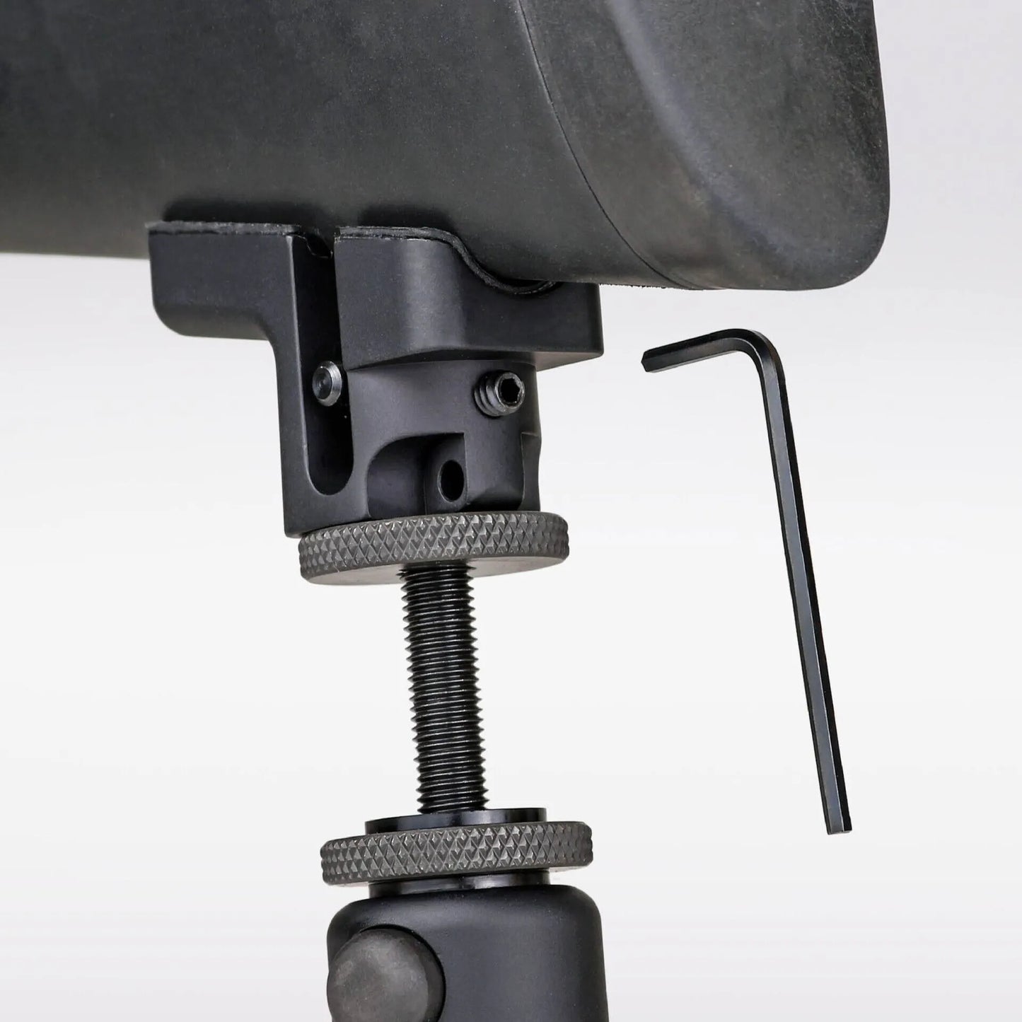 BT04-QK: STANDARD HEIGHT SLING STUD MOUNT ACCU-SHOT® PRECISION MONOPOD - Korppi Gear