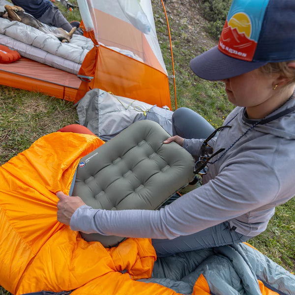 BIG AGNES CAMPMEISTER DELUXE PILLOW